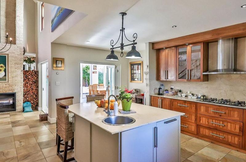 5 Bedroom Property for Sale in Stellenbosch Central Western Cape